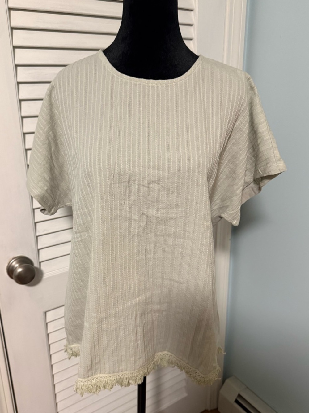 Doe and Rae By Anthropology Fringe-Hem Short Sleeve Top - Size L NWOT!